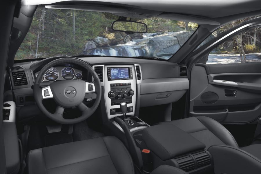  Jeep Grand Cherokee 2005 года  (фото 5 из 133)